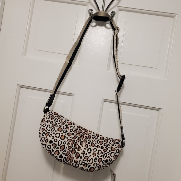 NWT Brighton "Wild Cat" Belt/Sling Bag Retails for $78, Lightweight, Versatile - Picture 9 of 10